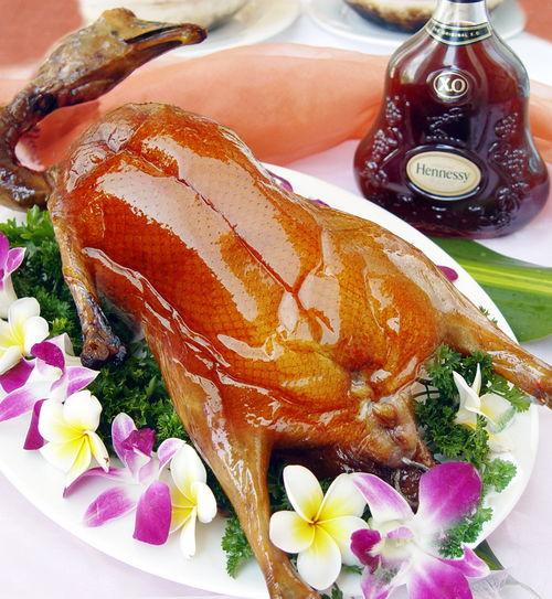 爆料碳烤大鹅视频,揭秘传统美食制作过程
