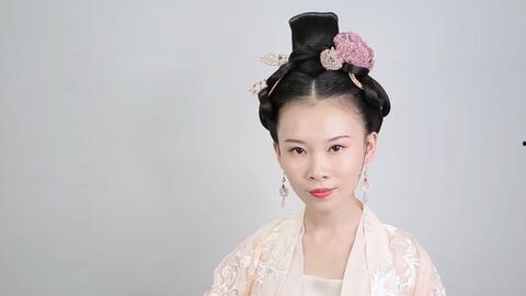 汉服模特爆料视频下载,揭秘传统服饰魅力与时尚融合  第1张